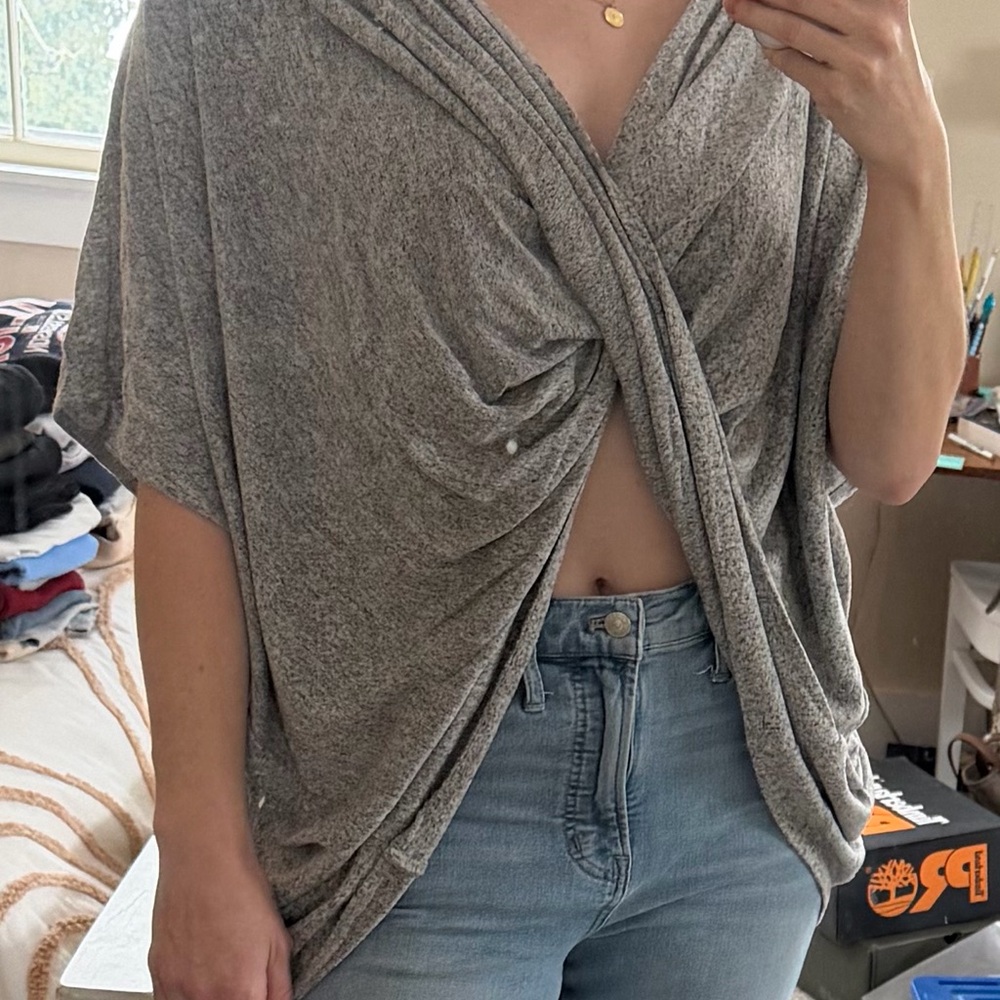 Women's Gray Knotted Top